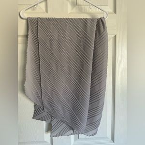 Grey pleated hijab/scarf
